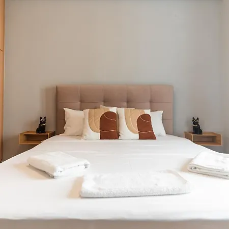 Elegant 3 Bdr Retreat In Kypseli 아파트