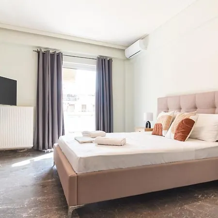 Elegant 3 Bdr Retreat In Kypseli
