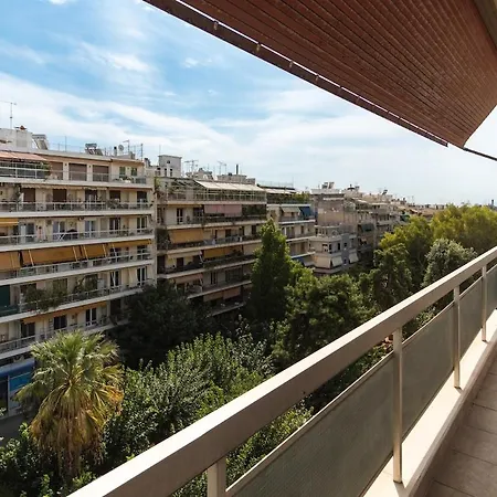 Elegant 3 Bdr Retreat In Kypseli