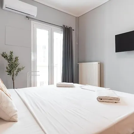 Elegant 3 Bdr Retreat In Kypseli *
